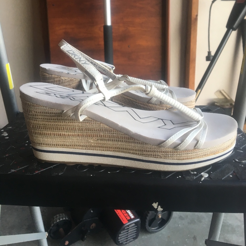 DKNY Women's Wedge Sandals 8